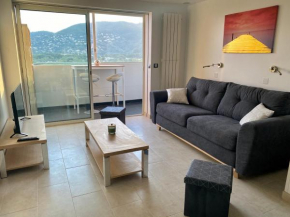 MAGNIFIQUE STUDIO AVEC GRANDE PISCINE ET VUE PANORAMIQUE